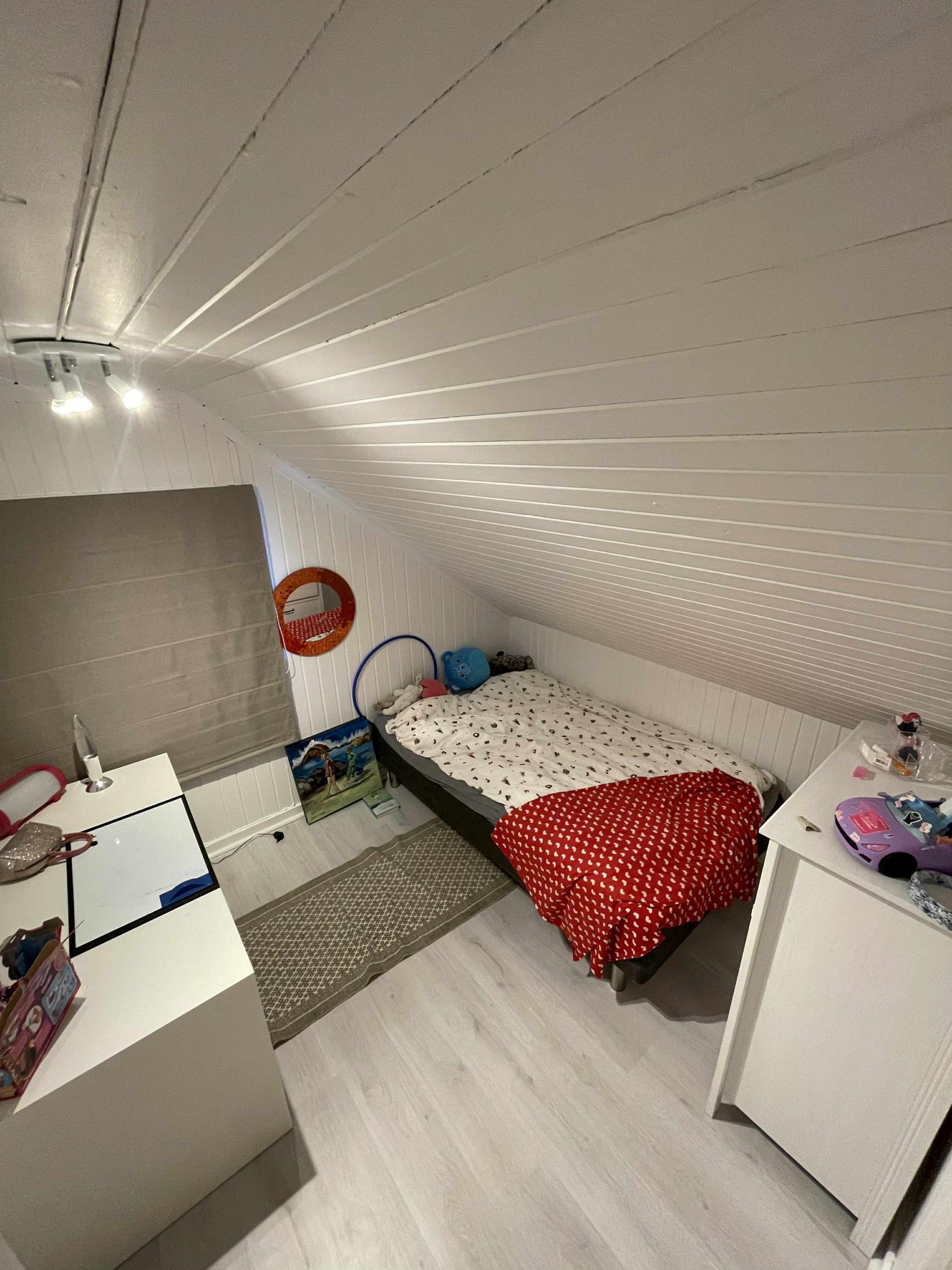 Fire soverom i annen etasje. 